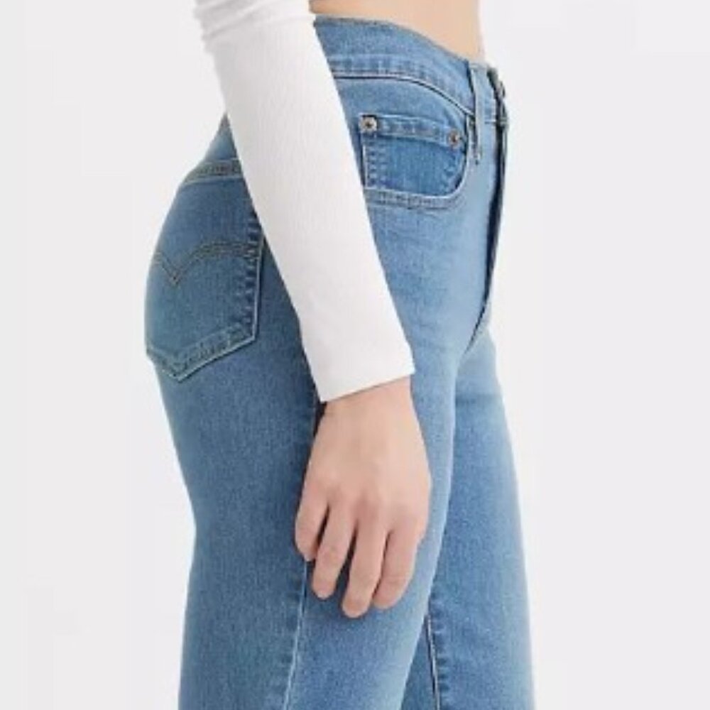 Levi's - Picture 3 of 8